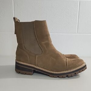 Tan Chelsea Boots with Rugged Design Side Zip & Elastic Panels 10